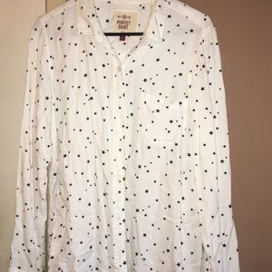 Women’s button up blouse- white w/black stars!